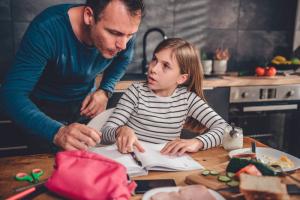 Ako pomôcť svojmu dieťaťu, aby konečne prijať poučenie: 6 jednoduchých krokov