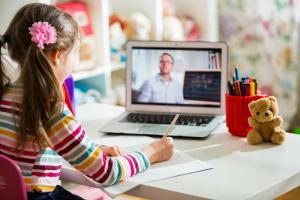 Ako si vybrať online lektora pre vaše dieťa