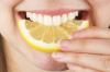 6 jednoduchých krokov na odstránenie zubného kameňa a bielenie zubov