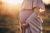 7 trikov, ako skryť tehotenstvo vo veľkom štýle
